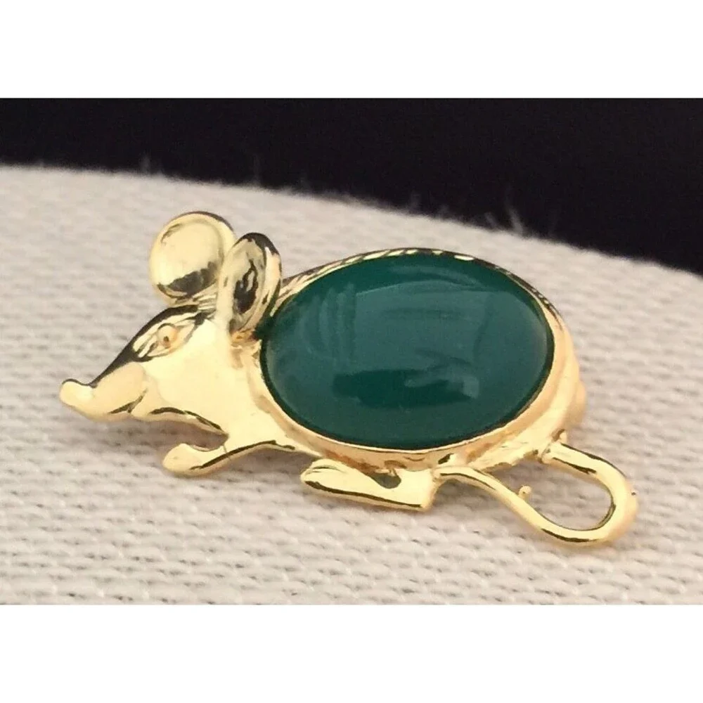 Vintage 1980s Mouse Brooch Green Onyx Scarab Cabochon Gold Plated - 7L